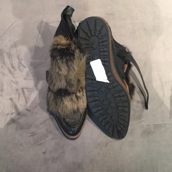 Coach Stylish Black and Brown Fur-Trimmed Women's Shoes - Picture 2 of 7